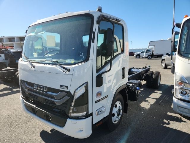 2025 Isuzu NPR HD In-Transit
